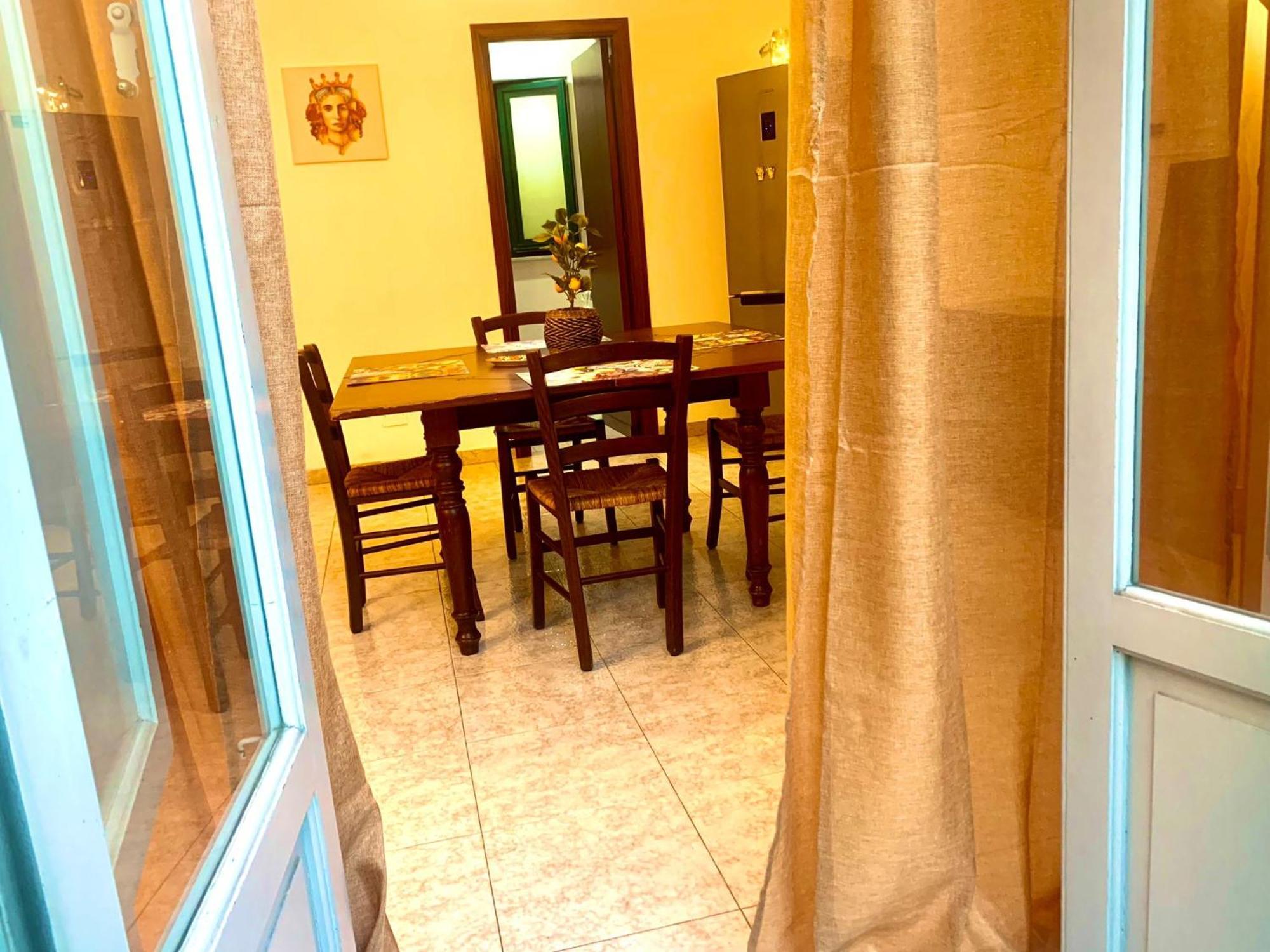 A Un Passo Dal Massimo 1 Apartment ปาแลร์โม ภายนอก รูปภาพ